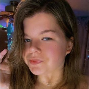 Meet your Posher, Carly